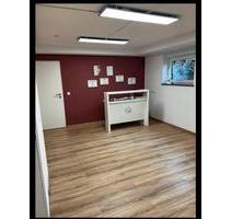 Gewerblicher Raum - 1.000,00 EUR Kaltmiete, ca.  90,00 m² in Rüsselsheim am Main (PLZ: 65428)