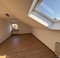 REMAX- Gilching Familienfreundliche 3 Zimmer- Dachgeschoßwohnung zu vermieten.+ Gartennutzung