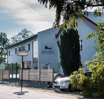 Hotelzimmer - 80,00 EUR Kaltmiete, ca.  14,00 m² in Aiterhofen (PLZ: 94330)