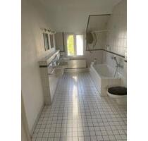 Große Wohnung in der Viktoriaallee ab sofort zu vermieten - Aachen Aachen-Mitte