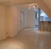Moderne, helle Dachgeschoß- Wohnung mit EBK in zentraler Lage - Osterode am Harz