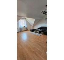 gemütliche 2-Zimmer-Dachgeschosswohnung in zentraler Lage - Mönchengladbach Nord