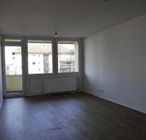 Neue Wohnung, neues Glück! Individuelle 2-Zi.-Wohnung - Maintal