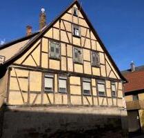 Altes FACHWERKHAUS auf großem Hang-Grundstück - Güglingen