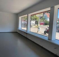 Ausstellungsfläche mit Büro und Lagerraum mitten in Leinzell