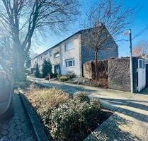Möblierte 2-Zimmer-Wohnung mit Sonnenbalkon & Einbauküche (57 m²) - Monheim am Rhein