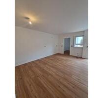 2,5 Zimmer-Wohnung-Neu Renoviert-Zentrale Lage-Helle Räume - Asperg