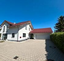 Einfamilienhaus mit Doppelgarage - Moosinning