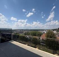 Neubau: 2,5-Zimmer-Wohnung in Aalen mit EBK, Balkon & Carport