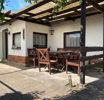 Garten Kleingarten mit HausBungalow Küche TV Geräte Brunnen - Flöha