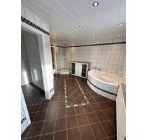 Renovierte 3 Zimmer Wohnung mit riesigen Bad und EBK - Helmstedt