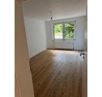 Frisch renovierte 2- bis 2,5-Zimmer-Wohnung - Wuppertal Arrenberg