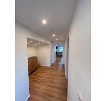 Charmante Dachgeschosswohnung - Möbliert in Rödinghausen-Ostk.