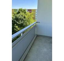 2 Raumwohnung mit Balkon! - 320,00 EUR Kaltmiete, in Halle (Saale) (PLZ: 06132) Silberhöhe