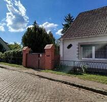 Großes Grundstück mit ausbaufähigem Einfamilienhaus - Potsdam Krampnitz