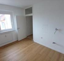 Renovierte 4-Raum-Wohnung - auf Wunsch mit neuer Einbauküche - Greifswald Groß Schönwalde