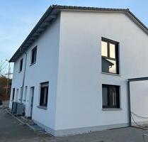 Hochwertige DHH zu vermieten - Neubau - Erstbezug - Postbauer-Heng