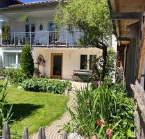 Charmante 2-Zimmer-Wohnung mit Terrasse, Gartenanteil und Stellpl - Kempten (Allgäu)
