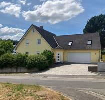 Modernes Einfamilienhaus mit 180qm Wohnfläche in ruhiger Lage - Pfarrweisach