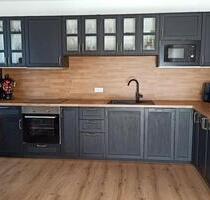 Sehr schöne moderne 4-Zi.-Whg., 1. OG, sonniger Blk., Gäste-WC - Köfering