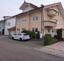 Exklusive Erdgeschosswohnung 5,5 Zimmer mit Kaminofen, Garten, Te - Schwetzingen