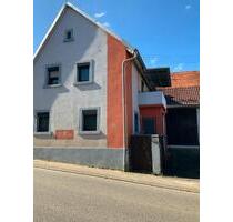 Einfamilienhaus mit Rohbau für 6 Ferienwohnungen - Klingenmünster