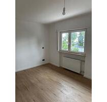 Frisch sanierte 2-Zimmer-Wohnung mit 300qm Garten Nähe Flughafen - Raunheim