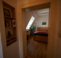 Traumhafte Altbau DG-Wohnung - kompl. möbliert, warm, inkl. NK - München Maxvorstadt