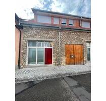 Modernes 4-Zimmer Reihenhaus - 1.250,00 EUR Kaltmiete, ca.  135,00 m² in Niedernhall (PLZ: 74676)