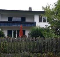 Helle Wohnung mit Bergblick, Garten & Garage in Holzkirchen
