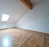 Helle Dachgeschoßwohnung - 195.000,00 EUR Kaufpreis, in Tittling (PLZ: 94104)