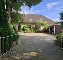 Zweifamilienhaus mit großem Grundstück in ruhiger Traumlage - Harpstedt