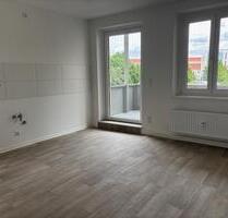sanierte 2-Raum-Wohnung mit Balkon, Badewanne & Dusche - Dessau-Roßlau