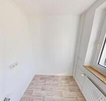 NEU sanierte 2-Raum-Balkonwohnung mit Dusche - Chemnitz Hilbersdorf