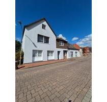 Charmante Maisonette-Wohnung mit Garten, Balkon & zwei Außenstellplätzen - Horneburg