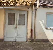 Lagerhalle - 980,00 EUR Kaltmiete, ca.  170,00 m² in Buckenhof (PLZ: 91054)
