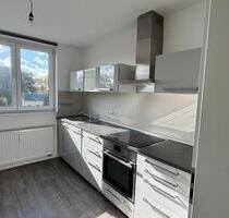 2 Zimmer DG Wohnung in Eller - 910,00 EUR Kaltmiete, in Düsseldorf (PLZ: 40591) Stadtbezirk 8