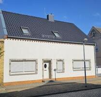 Klein wirkt’s nur von außen – gemütliches Haus mit Garten & Garag - Wittenberg Lutherstadt