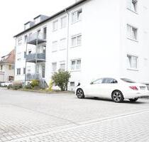 Schöne 3-Zimmer-Terrassenwohnung mit Garten in Roth