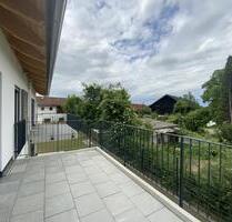 Erstbezug! Nahezu schwellenfreie 2-Zimmer-Wohnung mit großem Balkon und TG-Stellplatz - Eiselfing