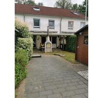 Stadtnahes Reihenmittelhaus in einer Spielstraße - Voerde (Niederrhein)