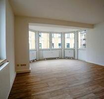 Im Herzen von Plauen - Familienwohnung mit großem Wintergarten