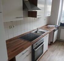 3-Zimmer-Wohnung, 2 Balkonen, EBK, TG-Stellplatz, EKZ nah - Hamburg Niendorf