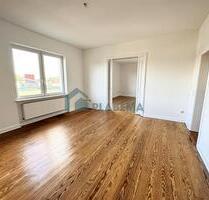 Renovierte 4-Zimmer-Wohnung mit Dielenboden, Tageslichtbad & Balkon – neue Einbauküche auf Wunsch - Parchim