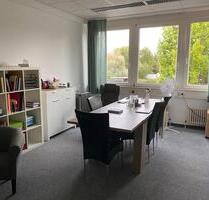 Büro Praxen - 180,00 EUR Kaltmiete, ca.  24,00 m² in Stuttgart (PLZ: 70376) Bad Cannstatt