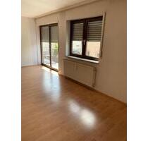 Helle, geräumige 3 Zimmerwohnung mit Balkon und Waschkeller - Karlsdorf-Neuthard