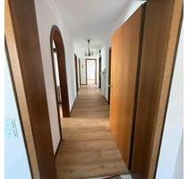 3 Zimmer-Wohnung mit Einbauküche & zwei Balkonen in ruhiger Lage - Deggendorf