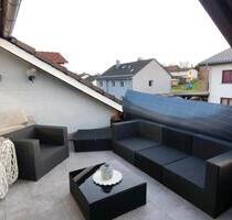 Helle 3,5 Zimmer-Dachgeschosswohnung mit großer Dachterrasse - Brombachtal