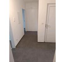 TR frisch renovierte 2,5 Zimmer Wohnung mit Schwimmbad - Trier Kürenz