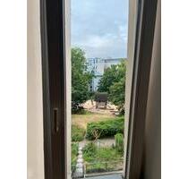 Aug25 in einer hellen 4RW am Krausnickpark - Berlin Mitte